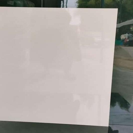 Granit Valentino cream 60x60