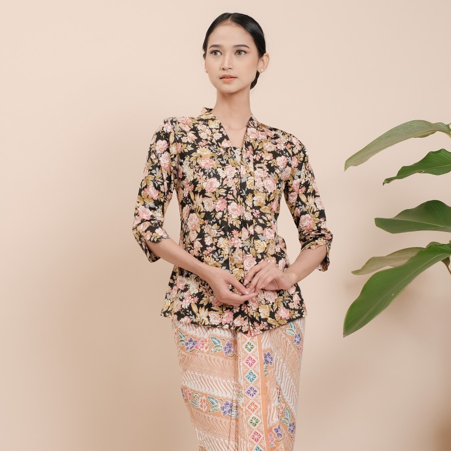 Kebaya Kartini Florine Lengan 7/8 Meradelima Katun Jepang Hitam Gold