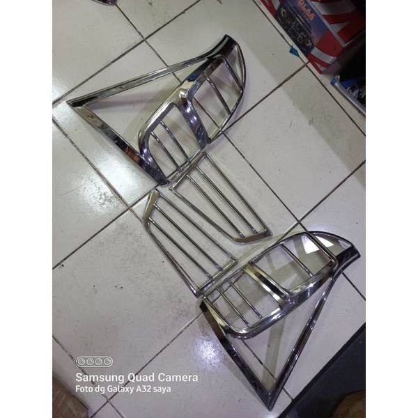 Garnish garnis lampu belakang Grand Avanza xenia 2015-2018 Variasi M