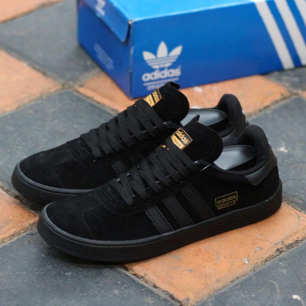 Sepatu Sneaker Putih/Hitam Polos, Sepatu Wanita/Pria