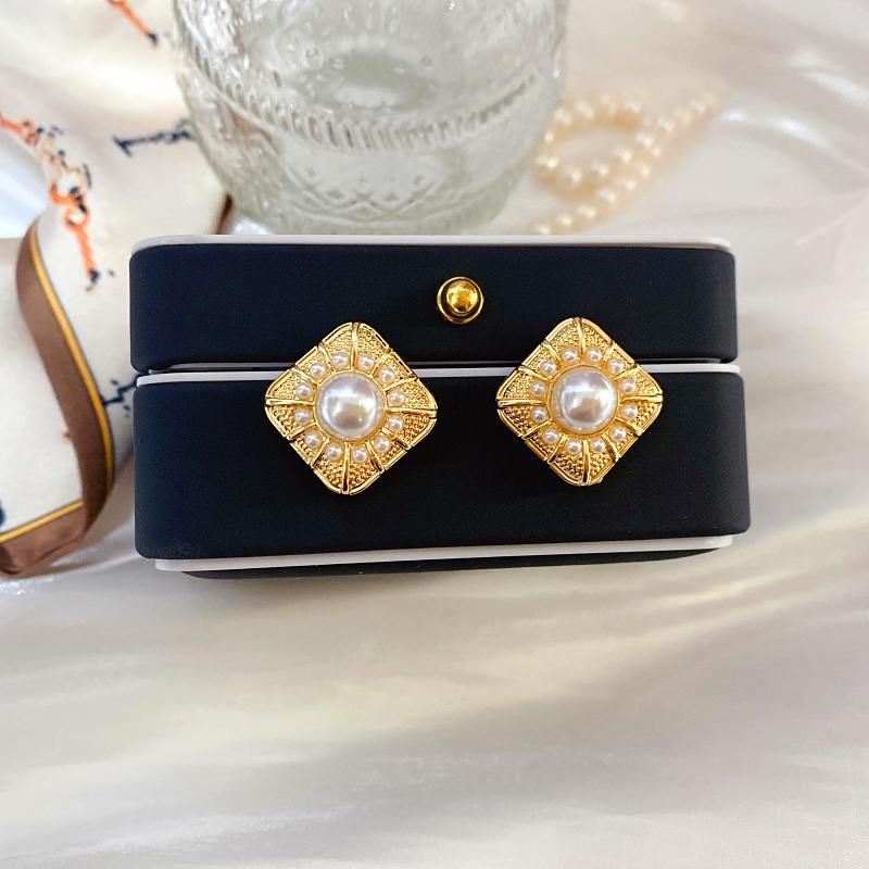 Anting Stud Tindik Hias Mutiara Gaya Retro Untuk Wanita