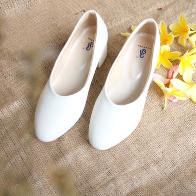 [SIAP KIRIM] BRShoes102 Putih Sepatu Heels Kerja Casual Wanita