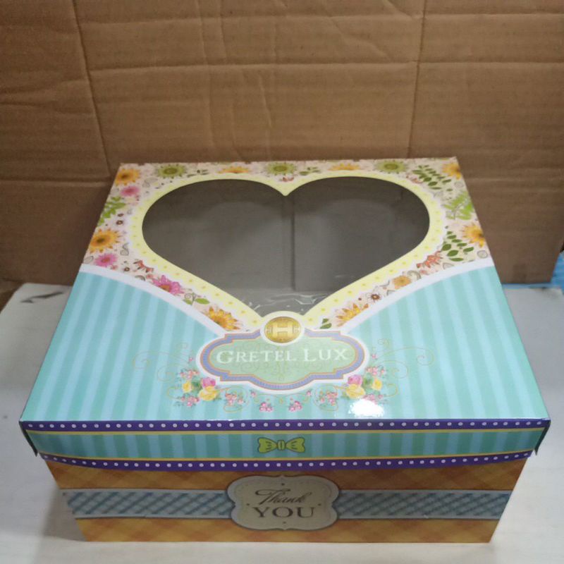 

Box Dus Kue Roti Souvenir Tutup Mika Gretel Lux 25 x 25 x 10 cm