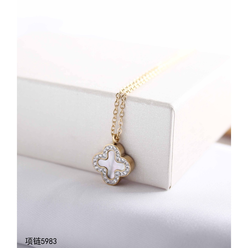 Kalung Titanium 5983 Permata Bolak Balik Hitam Putih Perhiasan Fashion 9149