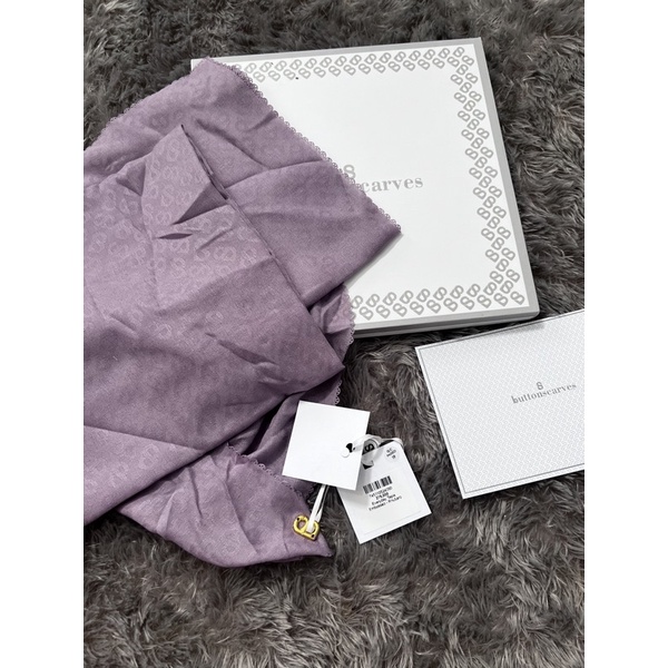 tapis embossed rhubarb buttonscarves new