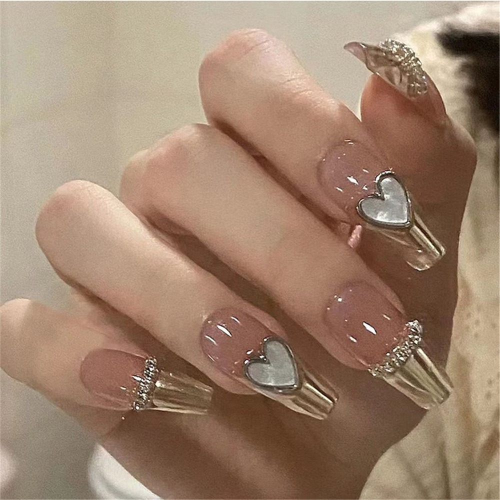 24pcs / box Kuku Palsu Panjang Desain Hati 3D Bahan Metal Tahan Air Dengan Lem Untuk manicure