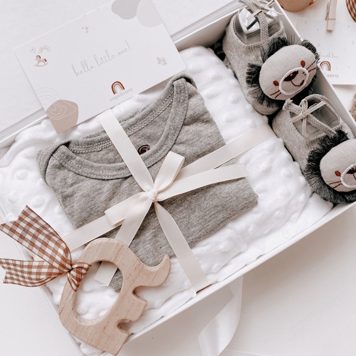 

(COD) sage&sora maison set newborn baby hampers gift set kado lahiran anak - Putih, softcover