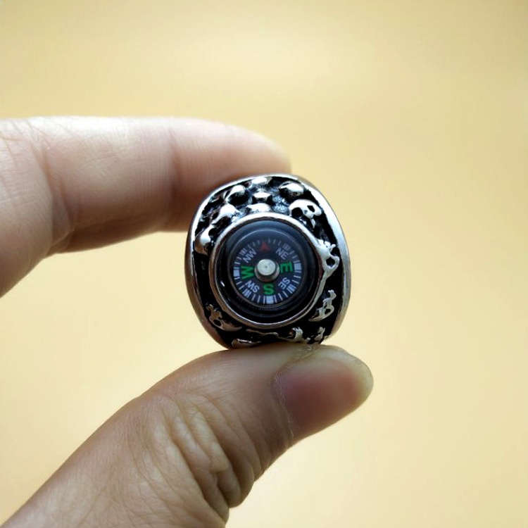 Cincin Bentuk Kompas Bahan Stainless steel Gaya retro Eropa Amerika Untuk Pria