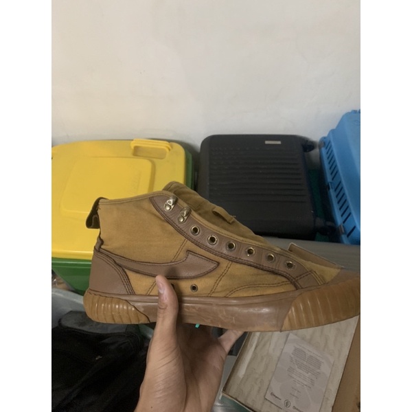 Sepatu compass x oldblue