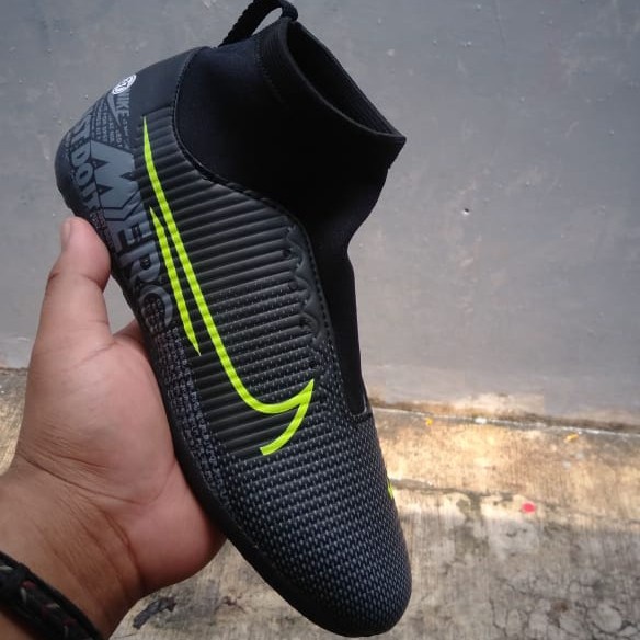 SEPATU FUTSAL NIKE HYPERVENOM UNTUK ANAK-ANAK - Hitam, 33(J4Z7) PALING BARU Sepatu Futsal ORTUS EIGH