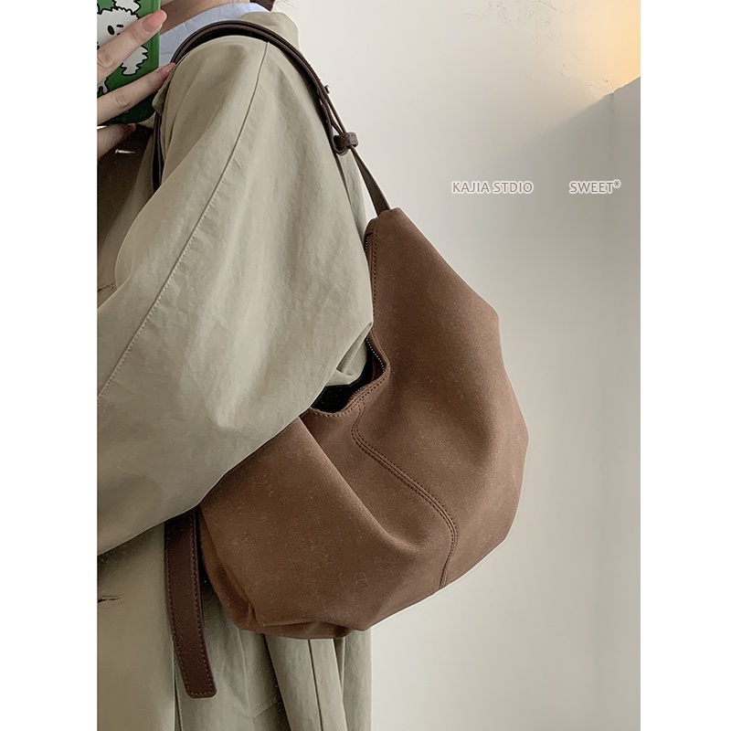 Suhao retro kapasitas besar tas wanita 2022 baru trendi fashion underarm bag niche all-match ins messenger bag saddle bag