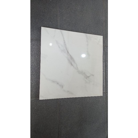 kramik carara putih petir 40x40 kilap