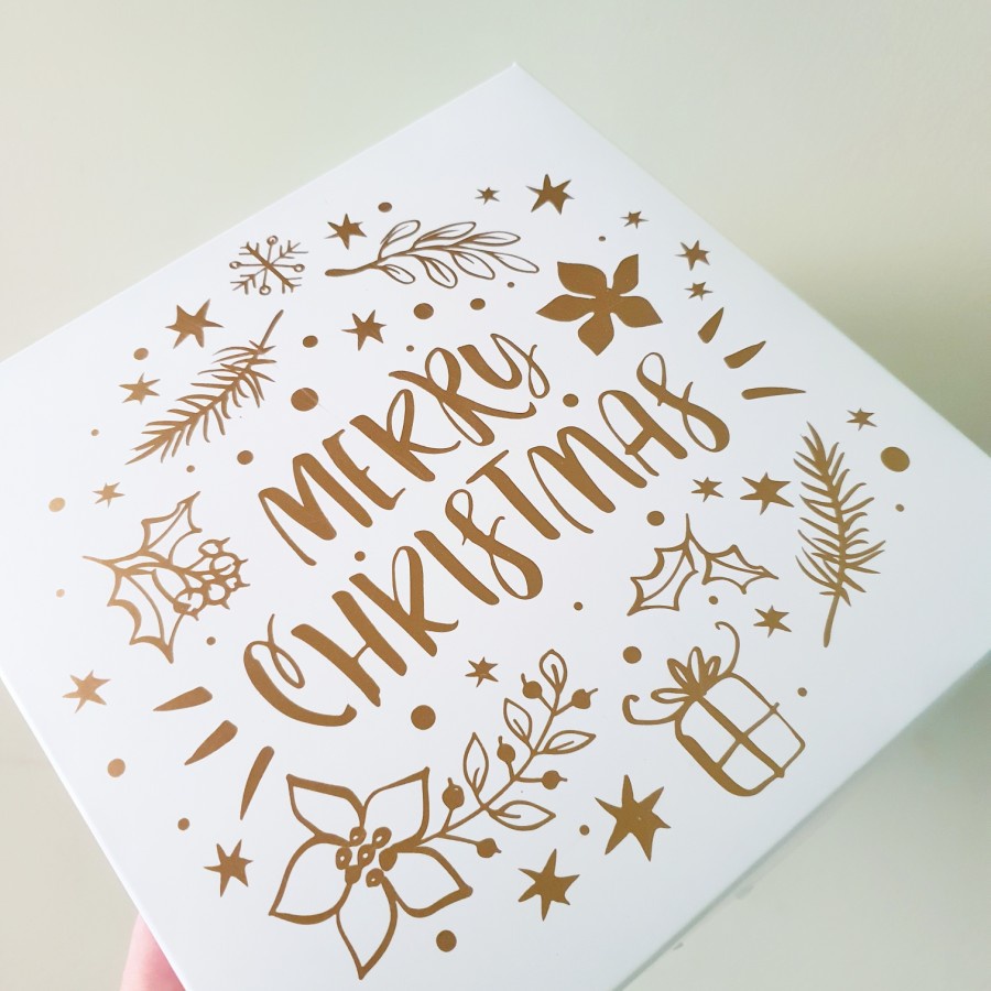 

(12pcs) kardus mini chiffon motif gold christmas dus packaging dessert box bingkisan hampers natal size 20x20x8 cm