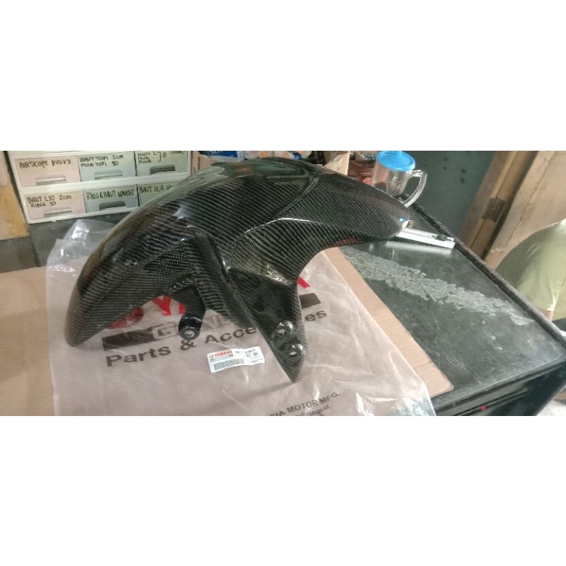 sepakbor depan Yamaha R15 V3 carbon kevlar