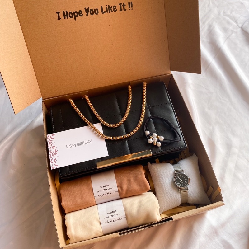 [LCR BAG]HAMPERS GIFT BOX TAS CEWEK/HADIAH ULANG TAHUN CEWEK/KADO PACAR/KADO VALENTINE/KADO ANNIVERSARY/KADO WEDDING/KADO WISUDA/HADIAH TAS CEWEK/HAMPERS LEBARAN/HAMPERS RAMADAN/KADO PERNIKAHAN