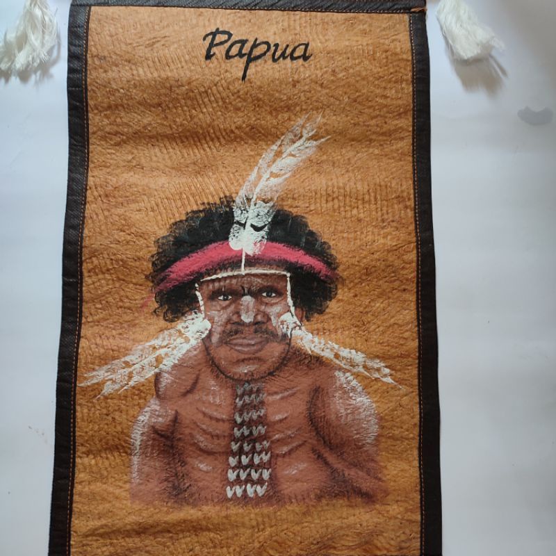 lukisan kulit kayu asli Papua Pace honai papua