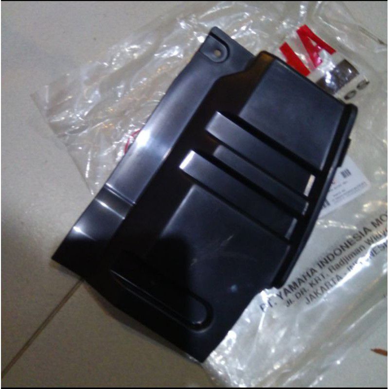 COVER TUTUP BOX AKI YAMAHA XRIDE 115 ORIGINAL YAMAHA