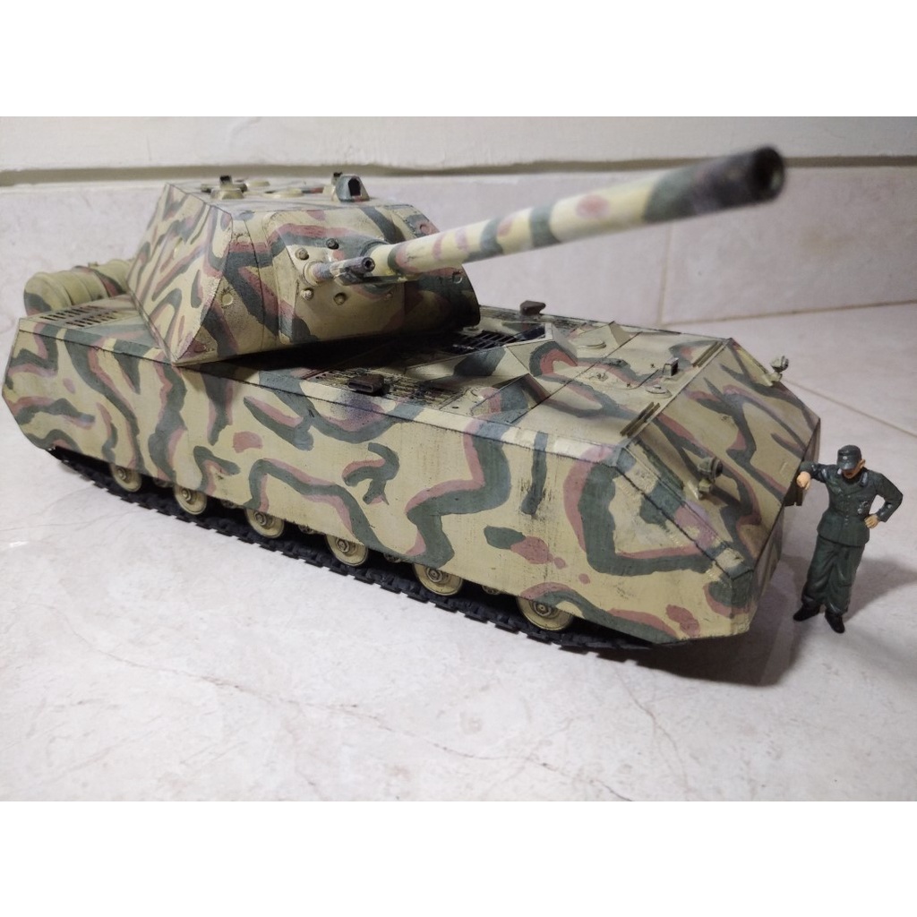 Finished Model 1/35 -  German Super Heavy Tank Maus V2 - Dragon - Pzkpfw VIII – Greatest and Heavies