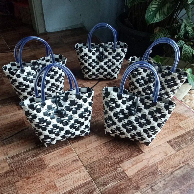 tas anyaman supermini batik ukuran 14x8x14, tas souvenir, tashampers, tas cantik, tas wanita