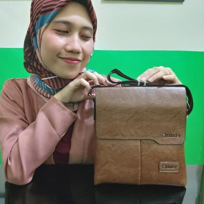 Tas Selempang Slempang Pria Kulit Premium/Jeep Buluo - Cokelat Muda