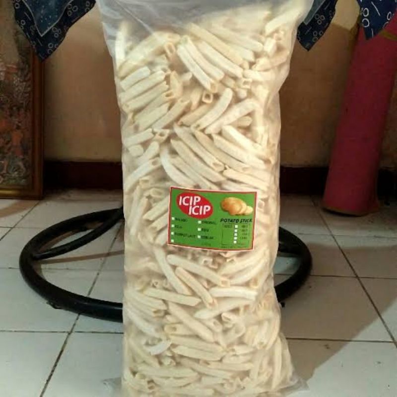 

(freen fries 2000) 500gram stik potato kentang rasa gurih packing free)