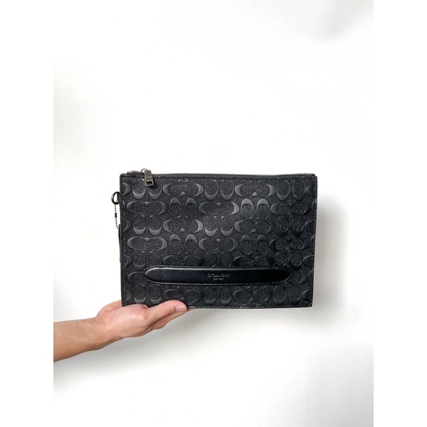 Structured Pouch in Signature