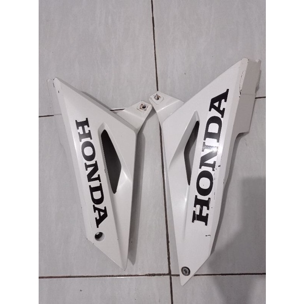 tadah lumpur atau paering paling bawah Honda cb150 R led k46 G SECOND original