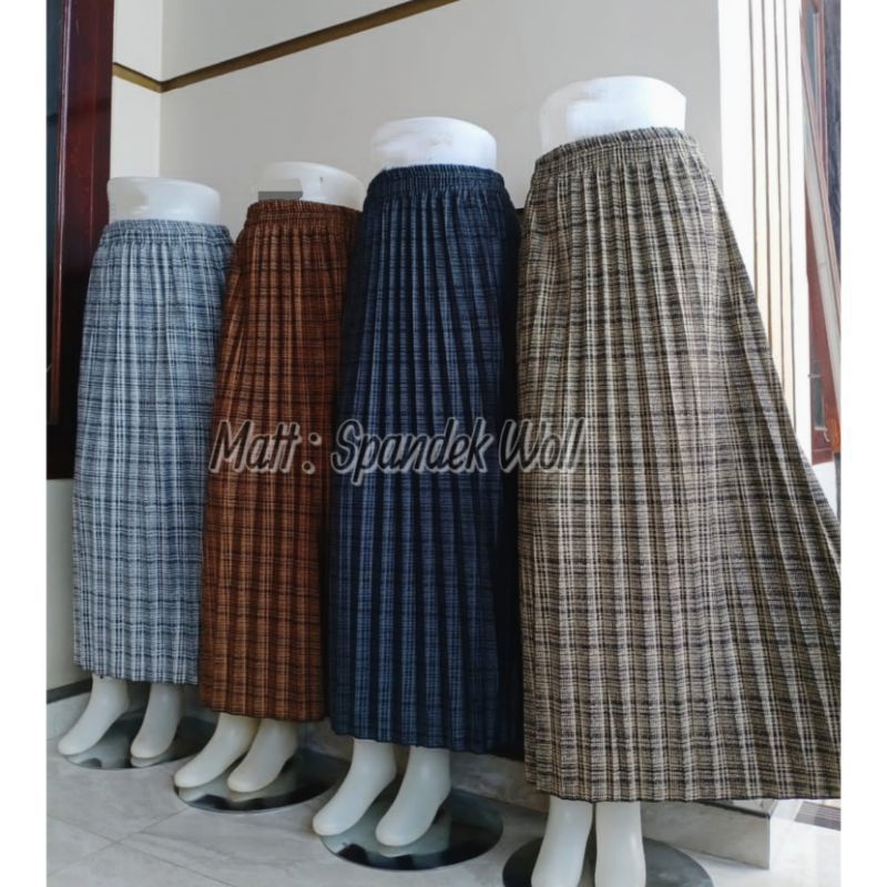 ROK PLISKET KLOK TARTAN KOTAK