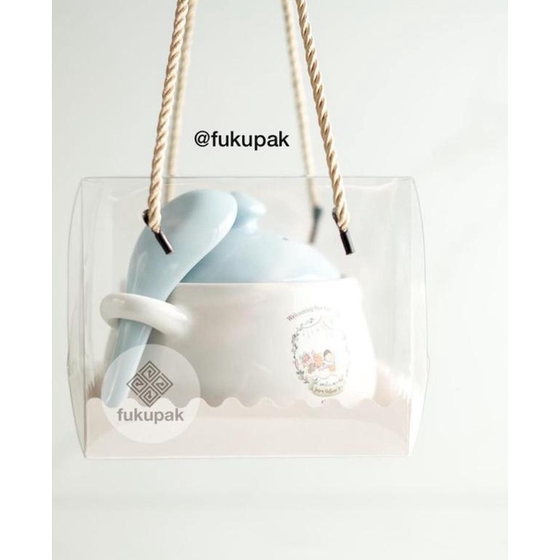 

Box Mika Tali 14x14 (20pcs) Kotak Souvenir Mini Cake Kue Lapis Hamper - Putih Tali Gold