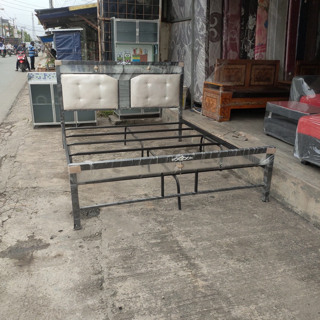 Ranjang Besi Minimalis Ukuran 90-180X200 Cm Tbk