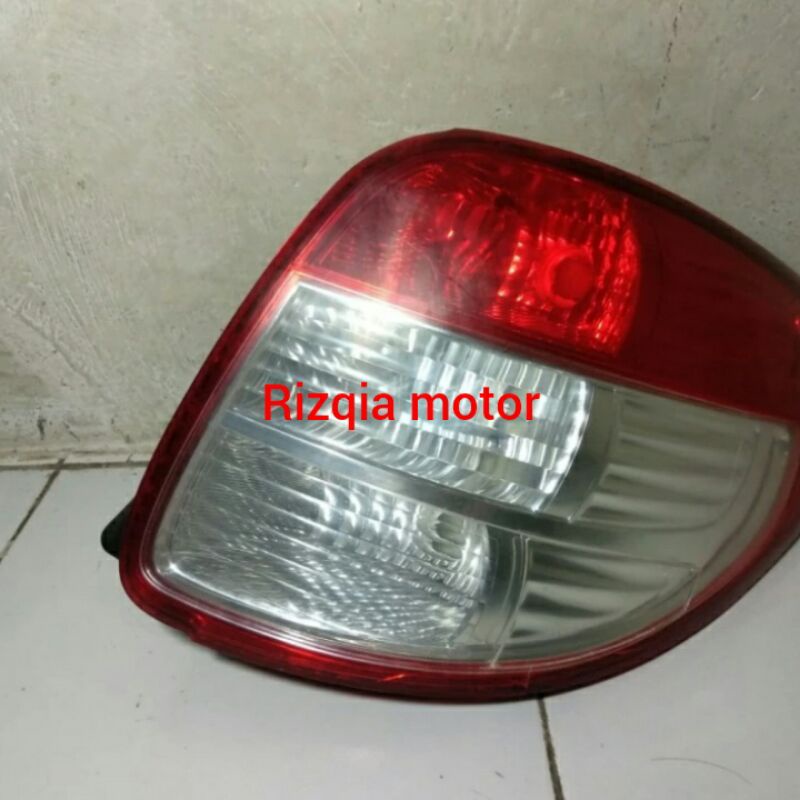 stoplamp lampu belakang x over sx4