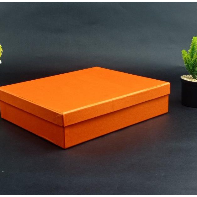 

Hard Box Exclusive uk. 30 cm x 25 cm x 10 cm - Hitam