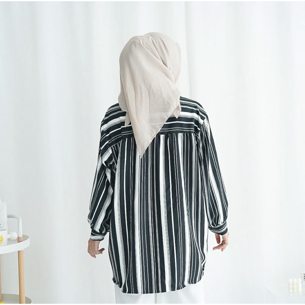 BEFAST - ZFS OOTD Kemeja Oversize CINTA / NADINE SHAKILA OVERSIZE / Hem Stripe Keluaran Terbaru / Pakaian Casual Kerja Wanita / Kemeja Oversize Lengan Panjang / Fashion Kekinian Remaja ABG / Hem Motif Garis-Garis Trendy / Termurah