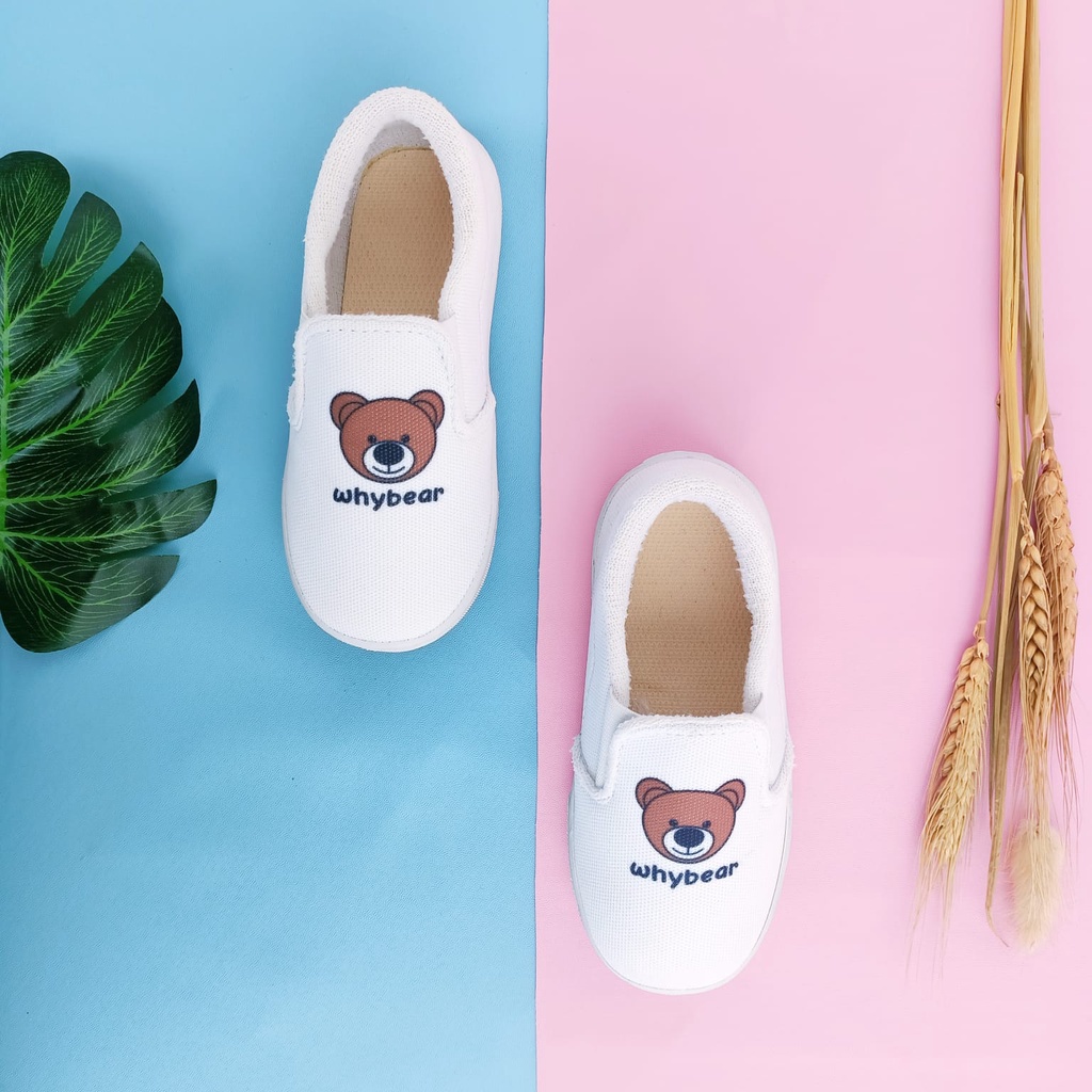 Sepatu slip on anak motif bear putih