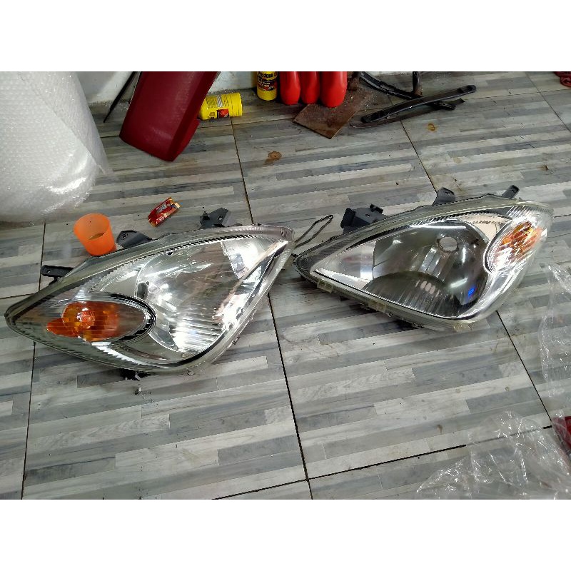 Headlamp lampu depan Avanza Xenia thun 2004 2005 2006 Original