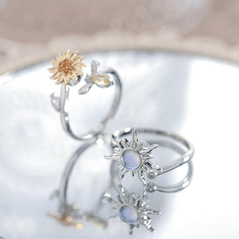 Cincin Spinner Kristal Bentuk Bunga Aster Butterfly Anti Stress Untuk Wanita