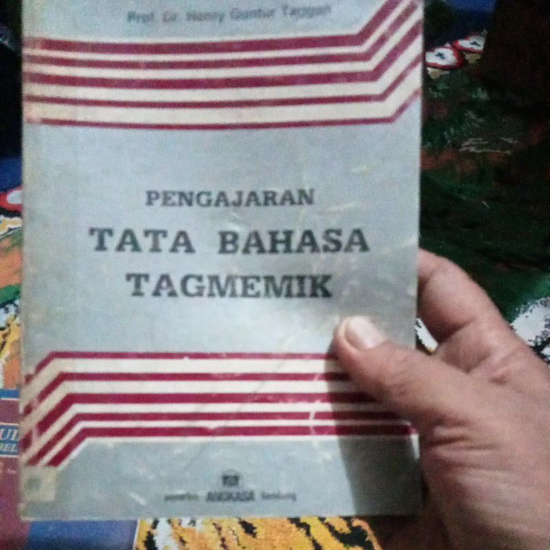 buku pengajaran tata bahasa tagmemik