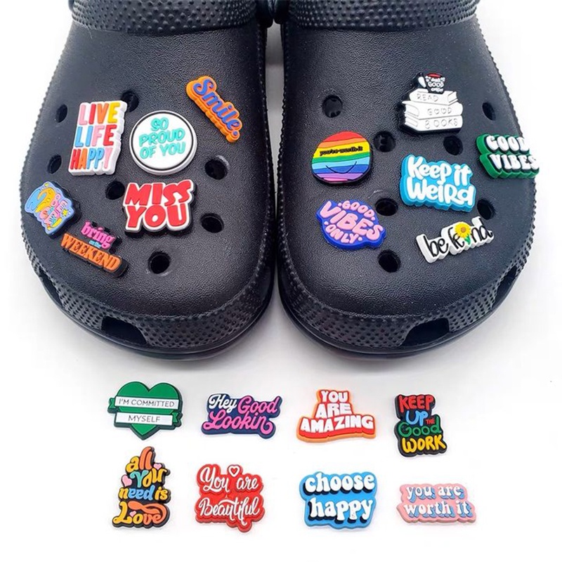 COD❤️Mode Huruf Bahasa Inggris A-X Sandal Shoe Charms Kartun Crocs Pin Jibbitz Diy Dapat Dilepas Anak Hadiah Decorate Accessories-A.one