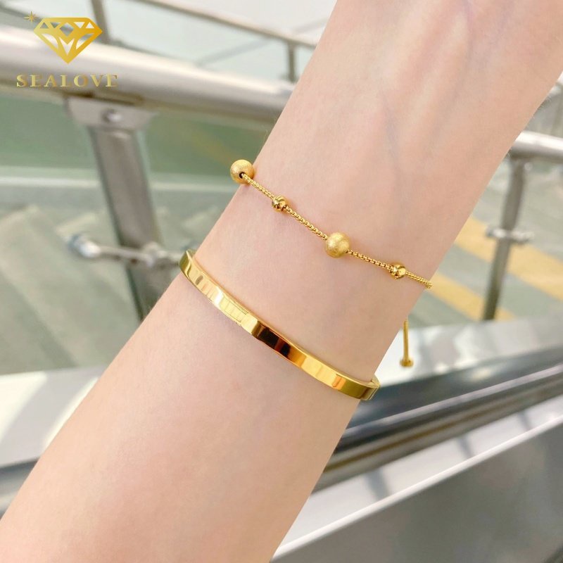 Gelang Bangle Bahan Titanium Warna Emas Gaya Vintage Untuk Wanita