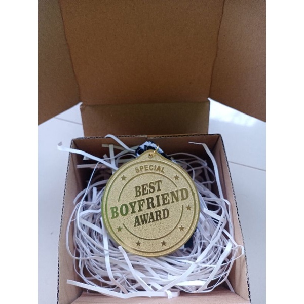 

kado box/#1 boyfriend/logam Kuningan/bisa custom/sesuai gambar