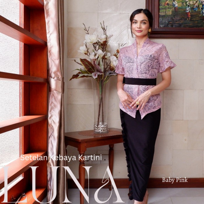 Setelan Kebaya Kartini Modern Bali Lengan Pendek Krinkle Luna