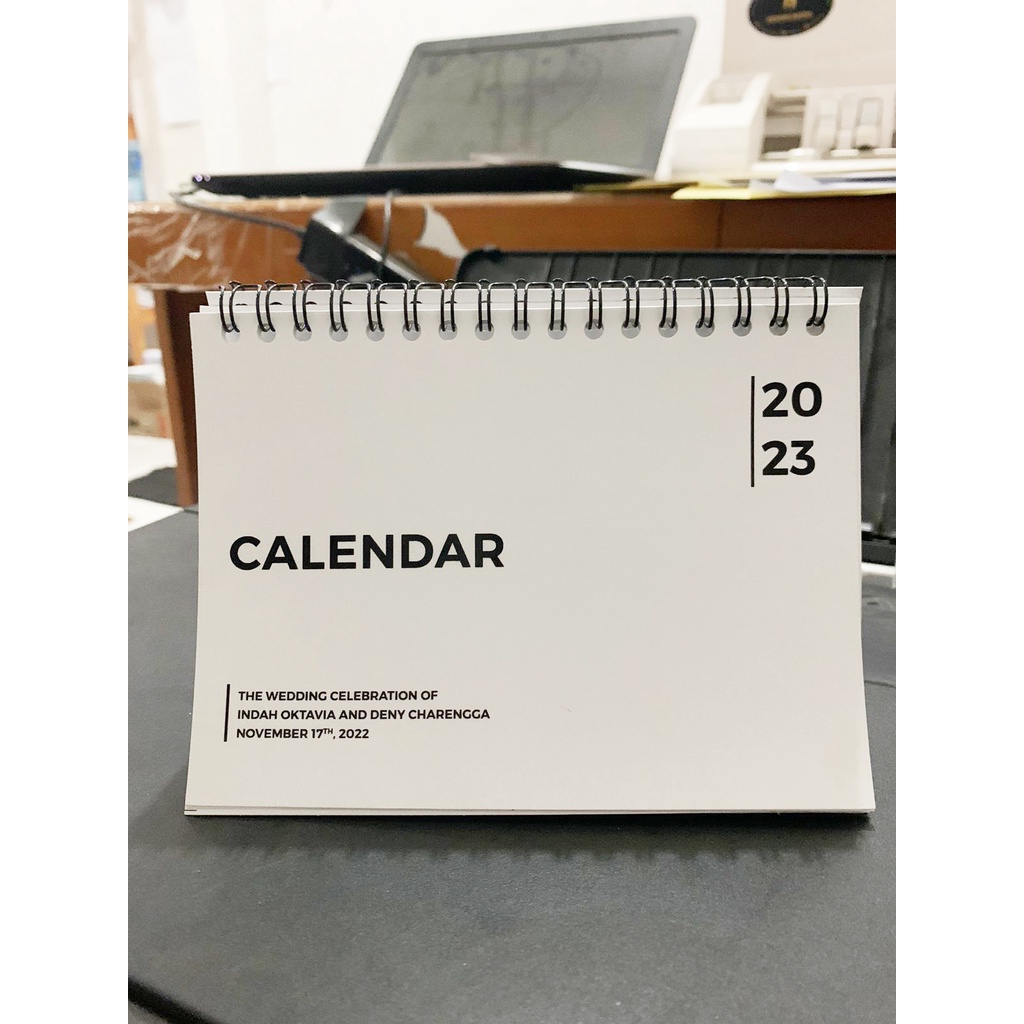 

KALENDER MEJA DESAIN CUSTOM