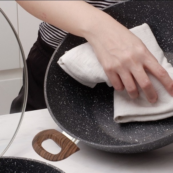 Idealife Wok Pan - Wajan Penggorengan Anti Lengket