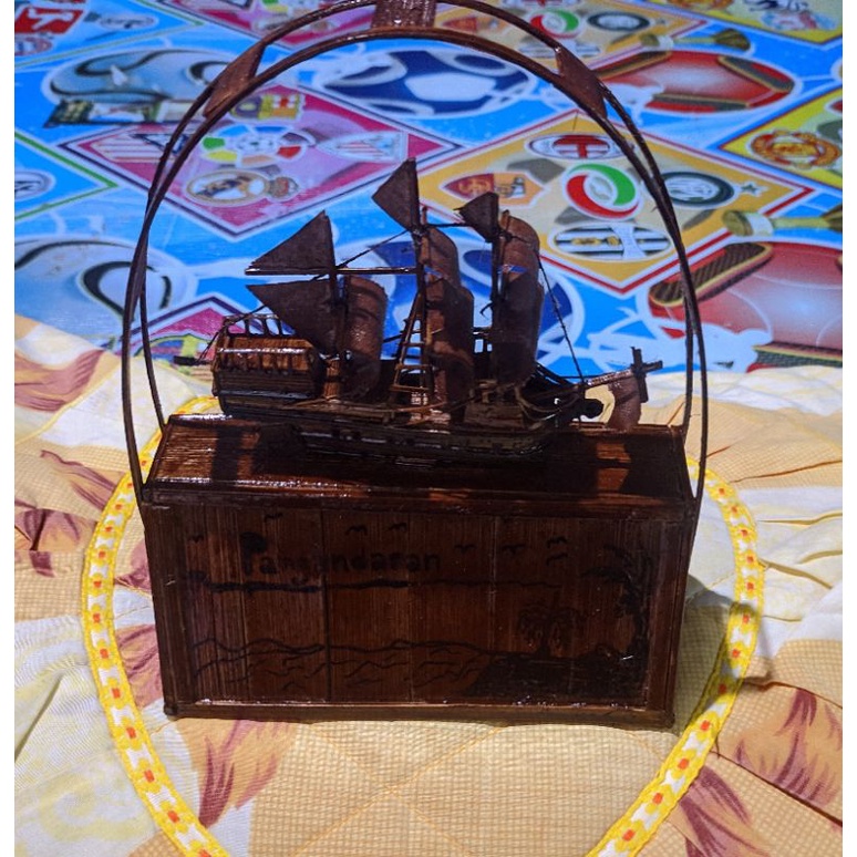 miniatur kapal layar
