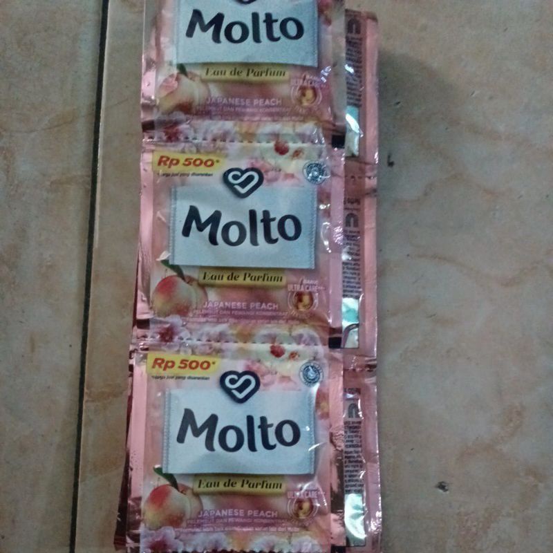 Molto Pewangi dan Pengharum Pakaian Eau De Parfum Japanese Peach Sachet 9ml