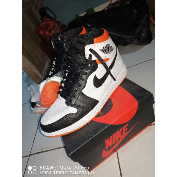 Air Jordan 1 high electro orange