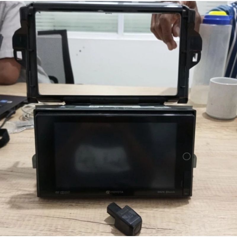 Head Unit original bawaan Fortuner VRZ 2016 merk Pioneer (include frame, dan kamera parkir)