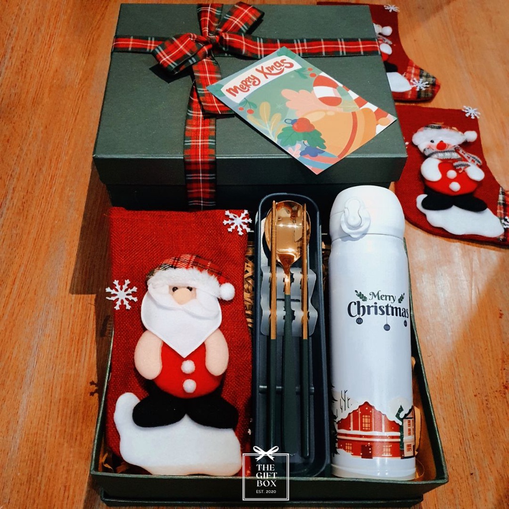 

Snow Flakes Hampers | Christmas Hampers 2022 Edition