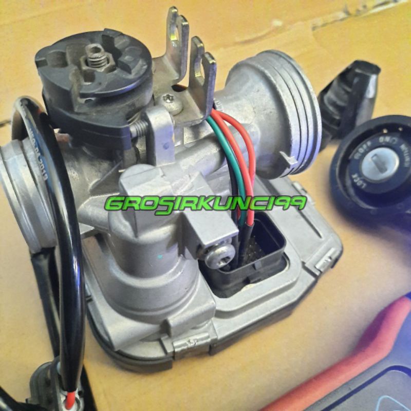 KUNCI VESPA . PROGRAM KUNCI VESPA MATIC HILANG SEMUA ATAU TINGGAL BIRU SAJA . KUNCI VESPA MATIC . KUNCI VESPA IMMOBILIZER . KUNCI VESPA TRANSPONDER CIPS . KUNCI VESPA CIPS