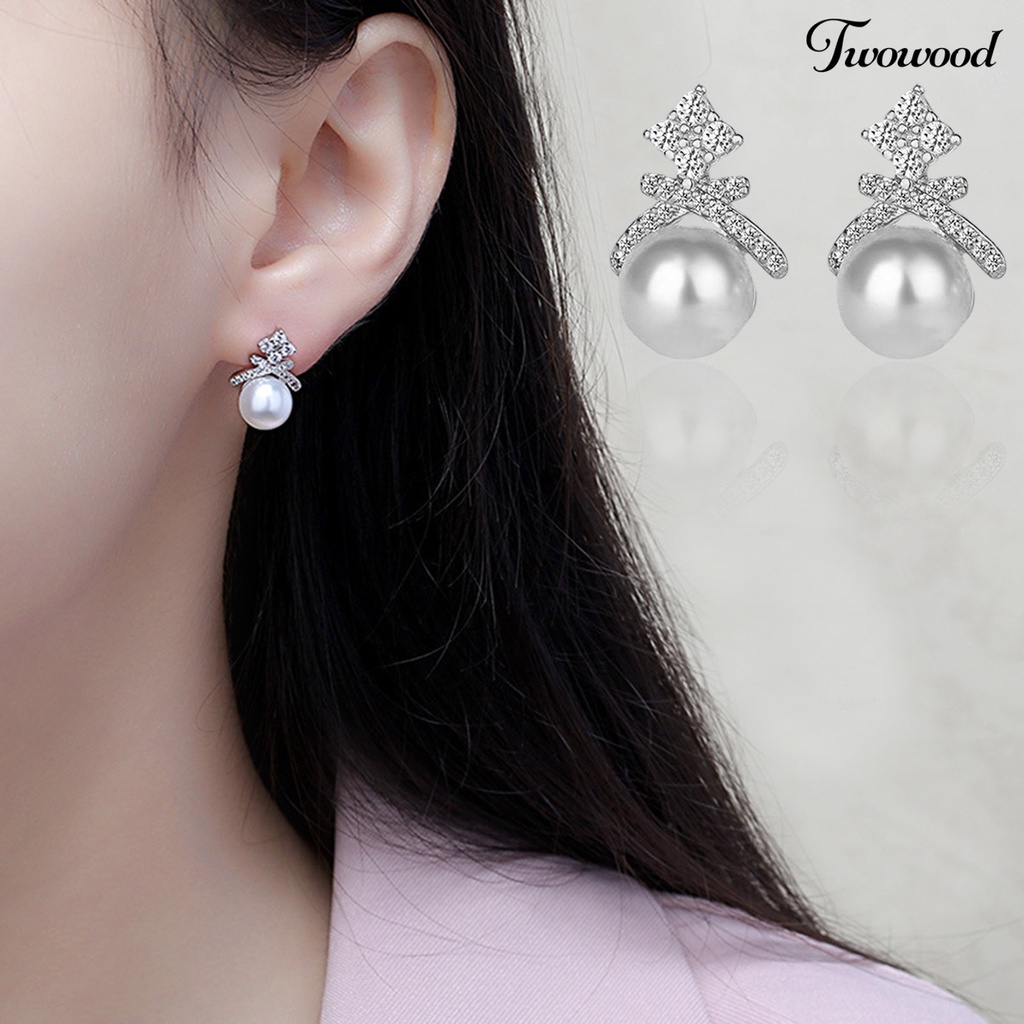 1 Pasang Anting Stud Zircon Berlian Imitasi Bentuk Mahkota Mutiara Tahan Pudar Untuk Wanita